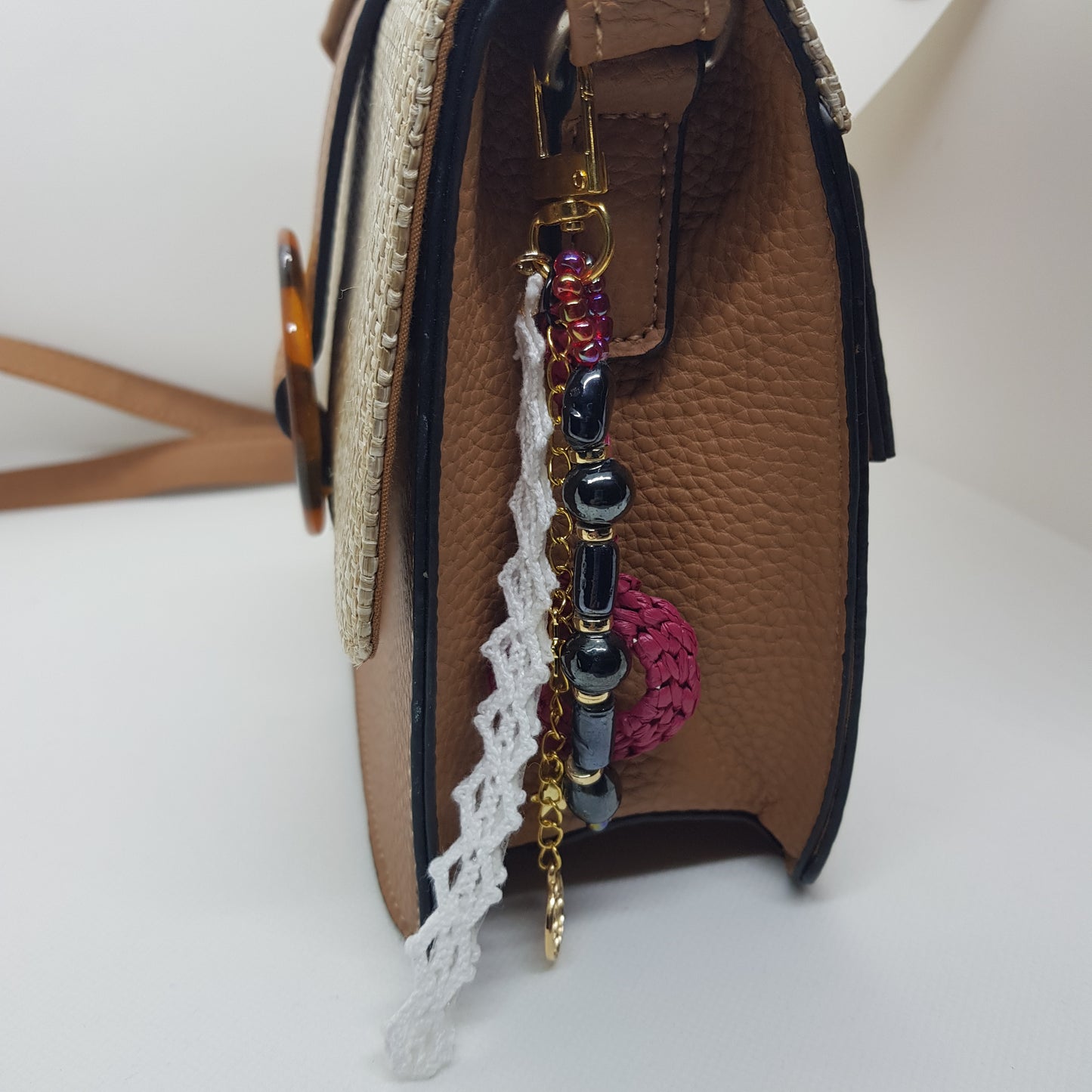 Bijou de Sac Artisanal Lotus Doré