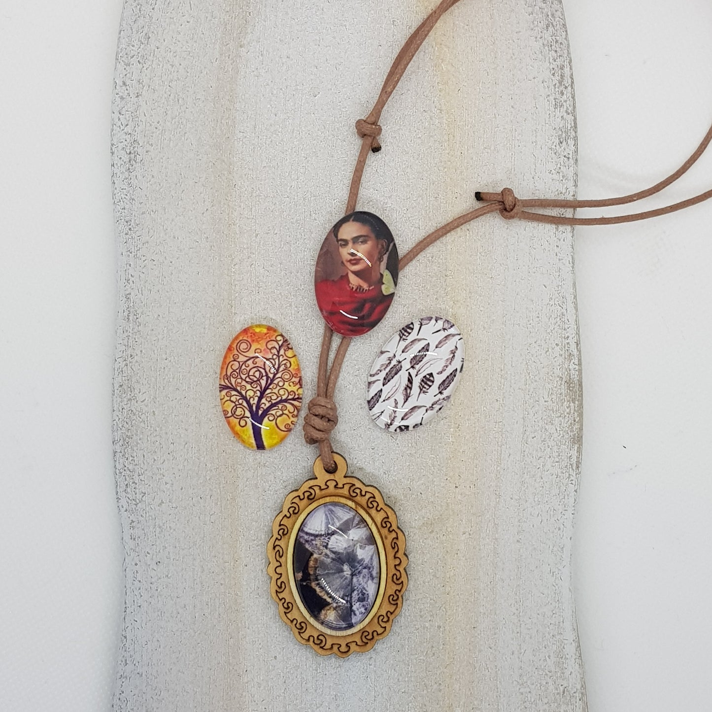 Collier Artisanal Palmier Cordon Ciré Brun