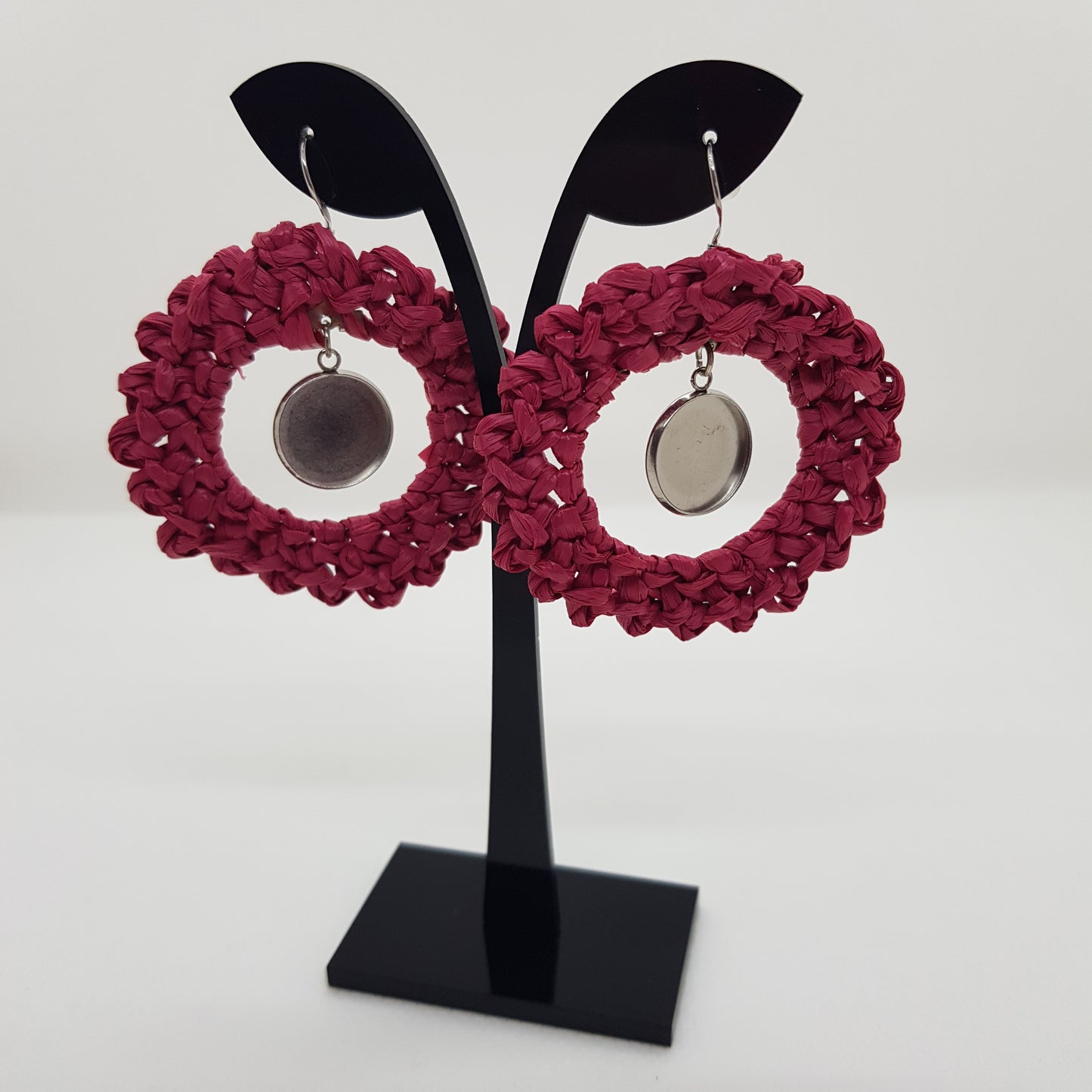 Boucle d'Oreille Artisanale Raphia Framboise Argentée
