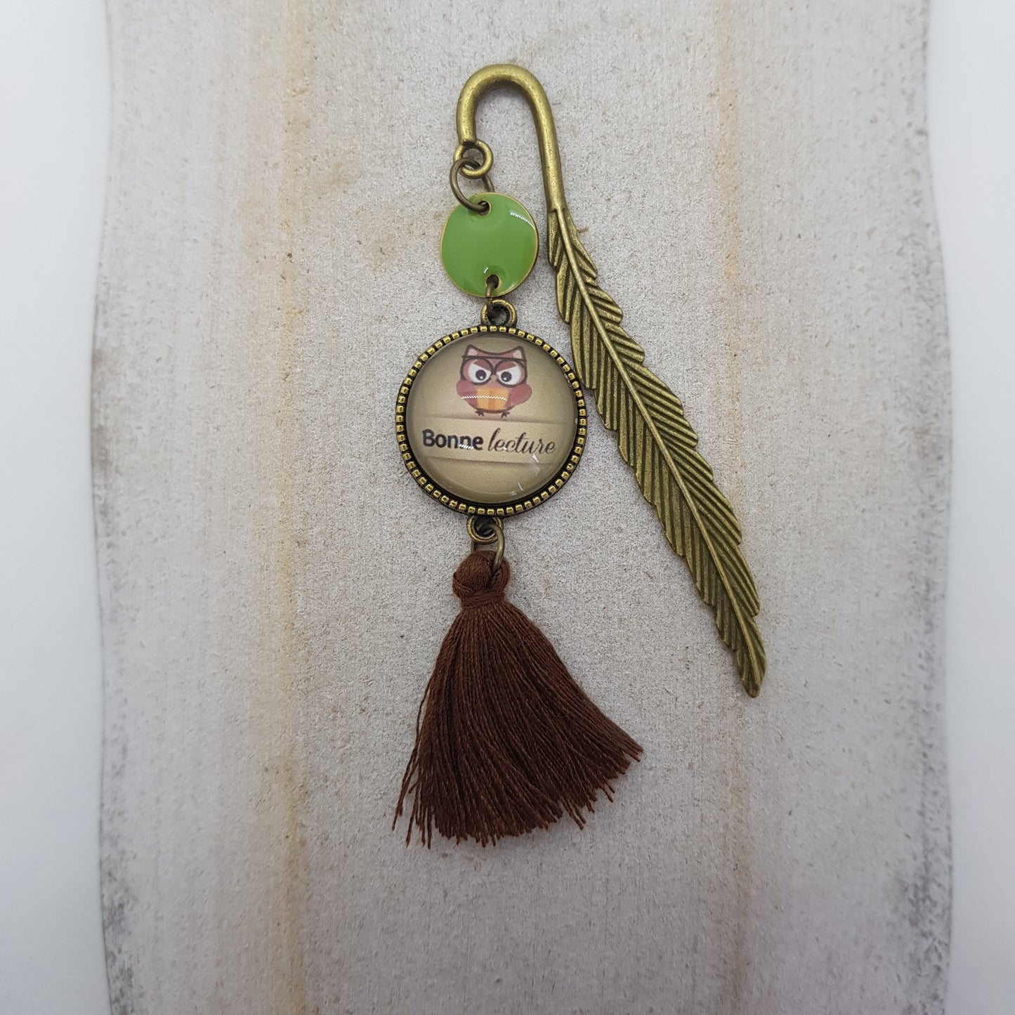 Marque-Page Artisanal Grimoire Pompon Marron