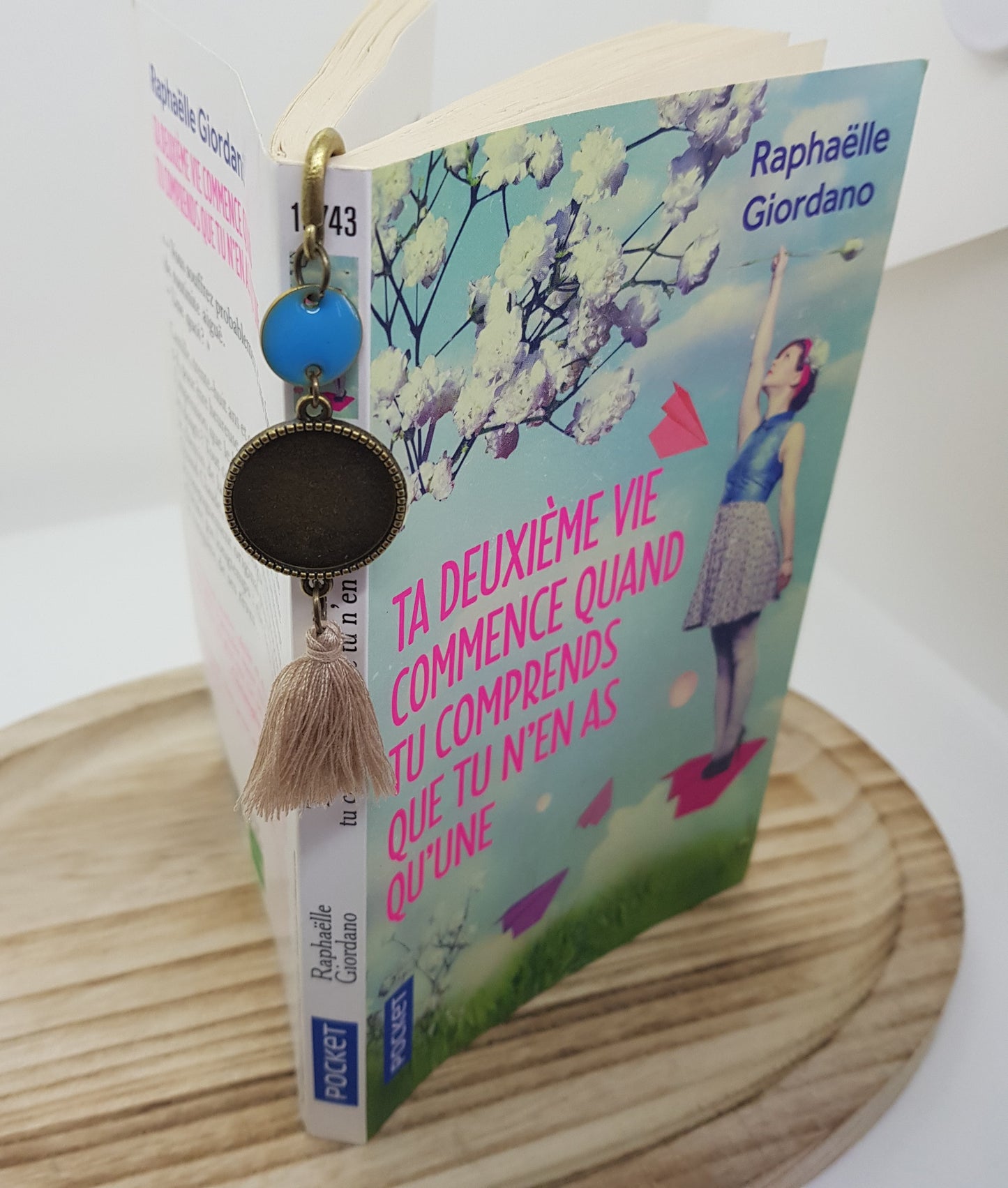 Marque-Page Artisanal Grimoire Pompon Beige